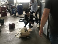 門(mén)窗鋁合金填充發(fā)泡機(jī)器